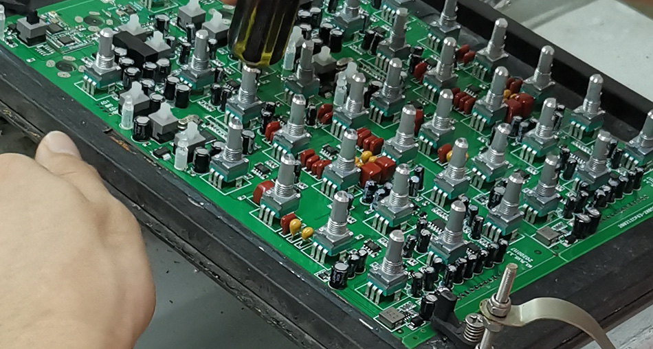 Hur kan man minska produktionskostnaderna för PCBA-fabriker genom att optimera leveranskedjan?