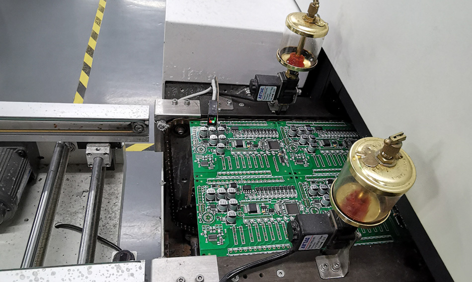 Varför är det klokt att välja en PCBA-fabrik med avancerade ledningssystem?