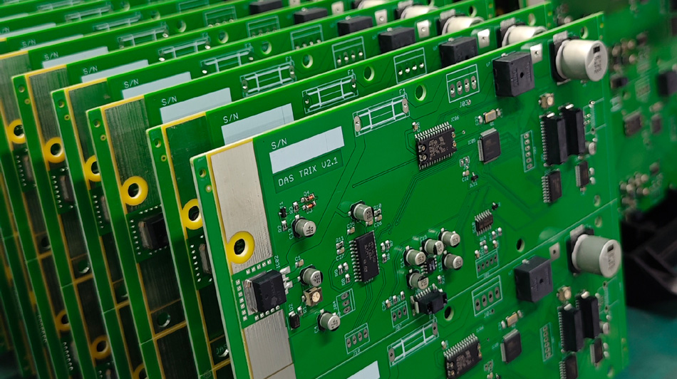 Analys av globala PCBA Factory Collaboration Models: Utmaningar och möjligheter